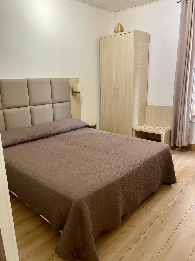 Hotel Lutetia Кан Екстериор снимка