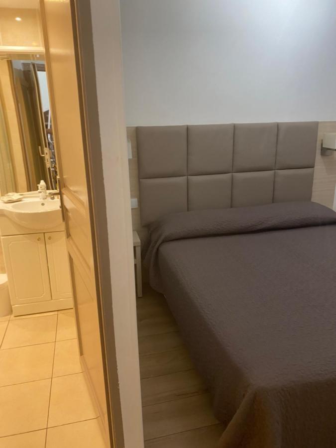 Hotel Lutetia Кан Екстериор снимка