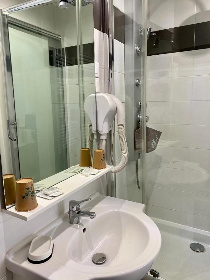 Hotel Lutetia Кан Екстериор снимка